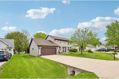 856  Uhen Ct, Burlington, WI 53105 - Photo 2