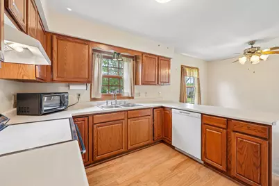 856  Uhen Ct, Burlington, WI 53105 - Photo 10