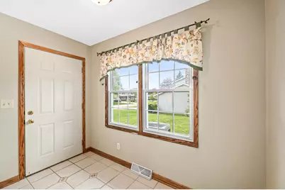 4395 S Delphine Dr, New Berlin, WI 53151 - Photo 14