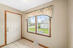 4395 S Delphine Dr, New Berlin, WI 53151 - Photo 14