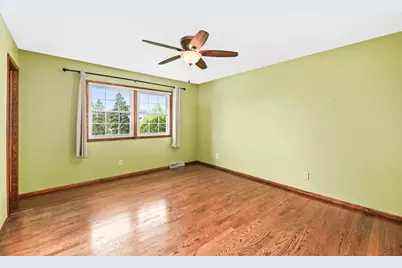 4395 S Delphine Dr, New Berlin, WI 53151 - Photo 18