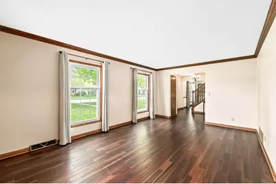 4395 S Delphine Dr, New Berlin, WI 53151 - Photo 10