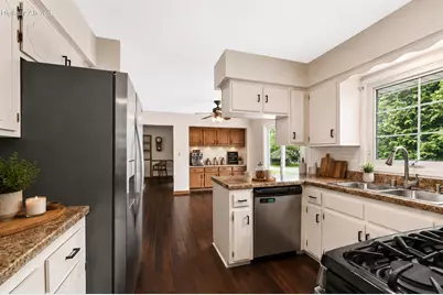 4395 S Delphine Dr, New Berlin, WI 53151 - Photo 8
