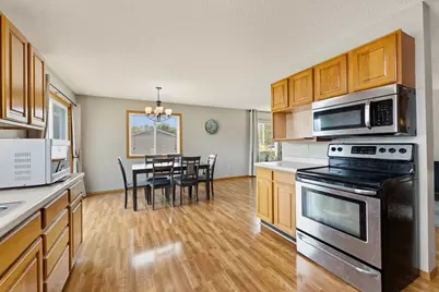 305  Mallard Dr, Holmen, WI 54636 - Photo 8