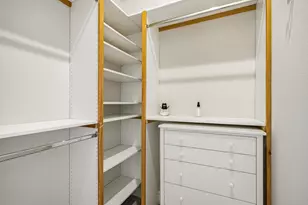 601 E Erie St, Milwaukee, WI 53202 - Photo 18