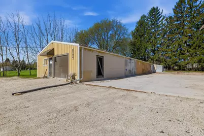 2204 N Rapids Rd, Manitowoc, WI 54220 - Photo 2