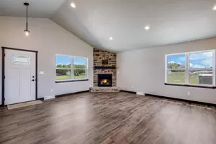 2210 S 19th St, Manitowoc, WI 54220 - Photo 6