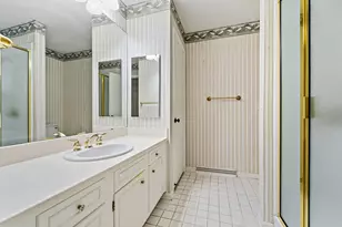 2314 W Dickinson Ct, Mequon, WI 53092 - Photo 16