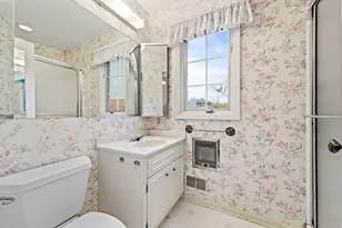 2314 W Dickinson Ct, Mequon, WI 53092 - Photo 14