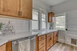 2117 S 77th St, West Allis, WI 53219 - Photo 6