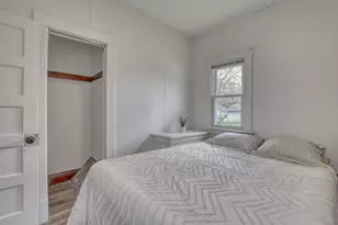 2117 S 77th St, West Allis, WI 53219 - Photo 14