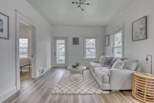 2117 S 77th St, West Allis, WI 53219 - Photo 10