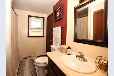 5829 S New York Ave, Cudahy, WI 53110 - Photo 16
