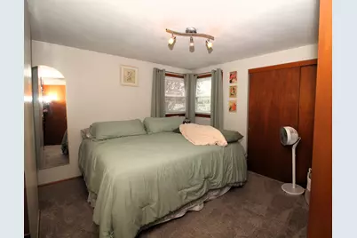 5829 S New York Ave, Cudahy, WI 53110 - Photo 14