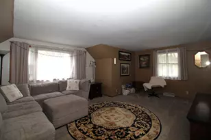 5829 S New York Ave, Cudahy, WI 53110 - Photo 6