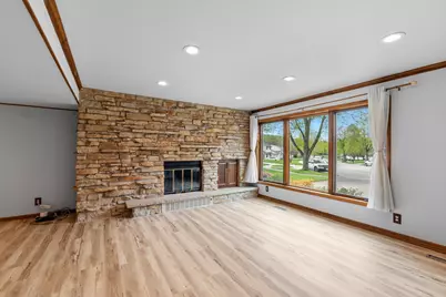 820  Crestwood Dr, Waukesha, WI 53188 - Photo 30