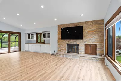 820  Crestwood Dr, Waukesha, WI 53188 - Photo 14