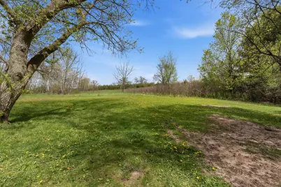 820  Crestwood Dr, Waukesha, WI 53188 - Photo 4