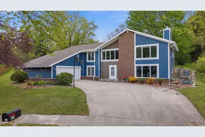 820  Crestwood Dr, Waukesha, WI 53188 - Photo 36