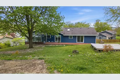 820  Crestwood Dr, Waukesha, WI 53188 - Photo 40
