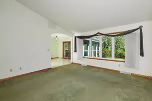 W265N6770 Yarotta Cir, Lisbon, WI 53089 - Photo 6