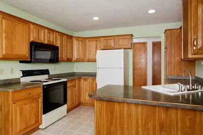 W265N6770  Yarotta Cir, Lisbon, WI 53089 - Photo 12