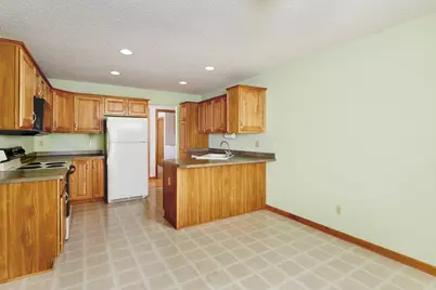 W265N6770  Yarotta Cir, Lisbon, WI 53089 - Photo 10