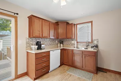 2704  Dwight St, Racine, WI 53403 - Photo 8