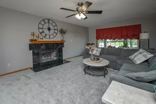 N75W23408 N Ridgeview Cir, Sussex, WI 53089 - Photo 6