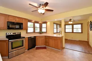 3307 Erie St, Racine, WI 53402 - Photo 6