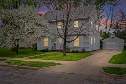 2020  21st Ter, La Crosse, WI 54601 - Photo 1