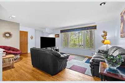 21195  Mary Lynn Dr, Brookfield, WI 53045 - Photo 4