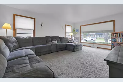 1615  17th Ave, Kenosha, WI 53140 - Photo 6