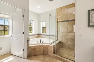 W193N5790 Canary Dr, Menomonee Falls, WI 53051 - Photo 8