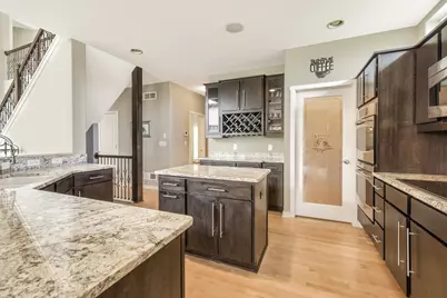W193N5790  Canary Dr, Menomonee Falls, WI 53051 - Photo 4