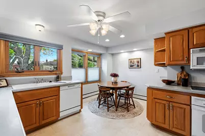 811 N Hine Ave, Waukesha, WI 53188 - Photo 8