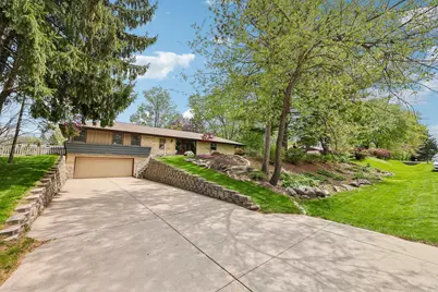 1730 S Lilly Ln, New Berlin, WI 53146 - Photo 2