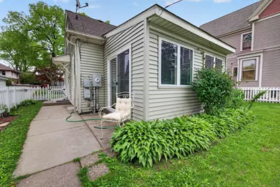 112  14th St, La Crosse, WI 54601 - Photo 2
