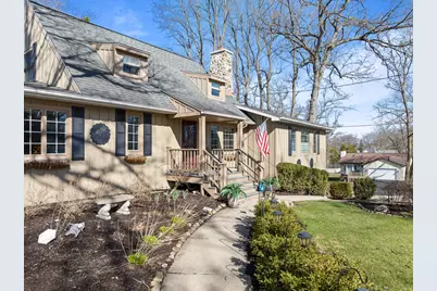 1010  Jenkins Dr, Fontana, WI 53125 - Photo 2