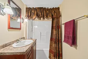 1010 Jenkins Dr, Fontana, WI 53125 - Photo 28