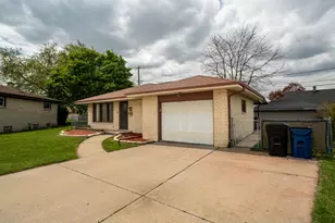 2204 Savoy Cir, Racine, WI 53404 - Photo 30