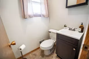 2204 Savoy Cir, Racine, WI 53404 - Photo 14