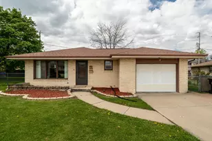 2204 Savoy Cir, Racine, WI 53404 - Photo 28