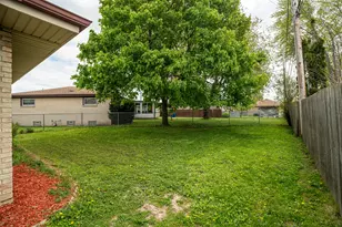 2204 Savoy Cir, Racine, WI 53404 - Photo 32