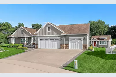 4026  Pineview St, Onalaska, WI 54650 - Photo 2