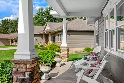 4026  Pineview St, Onalaska, WI 54650 - Photo 6