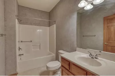1048  Quinlan Dr #C, Pewaukee, WI 53072 - Photo 22