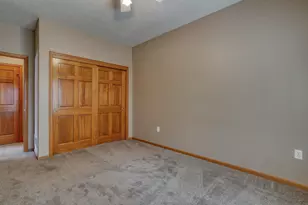 1048 Quinlan Dr, Pewaukee, WI 53072 - Photo 20