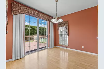 4721 W Whitetail Ct, Manitowoc, WI 54220 - Photo 12