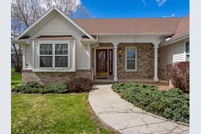 4721 W Whitetail Ct, Manitowoc, WI 54220 - Photo 2